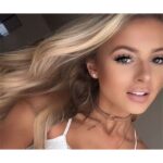 Naszyjnik choker wpadający ze złotą zawieszką - obrazek 3